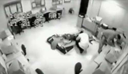 Justiça autoriza escola a utilizar choque elétrico como método de ensino