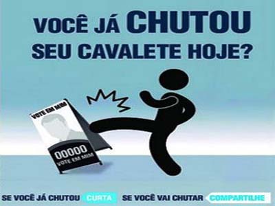 Campanha no Facebook pede que usuário chute cavaletes de candidatos