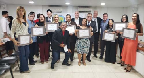 Vereador Anízio Amorim , concede Comendas em homenagem a cidadãos e cidadãs de Murici