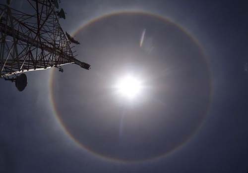 Círculo luminoso em torno do sol deixa moradores sertanejos assustados