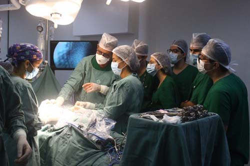 Especialista brasileira radicada no Canadá realiza cirurgia inédita na Santa Casa de Maceió