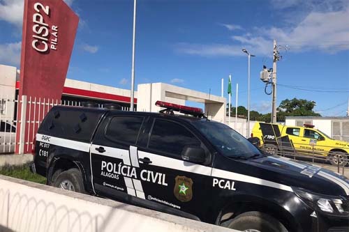 Homem é preso após tentativa de homicídio contra ex-companheira no Pilar; vítima ficou gravemente ferida e acusado está sob custódia