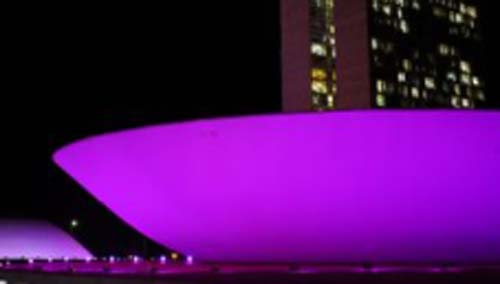 Congresso está iluminado de roxo pelo Dia Internacional da Epilepsia