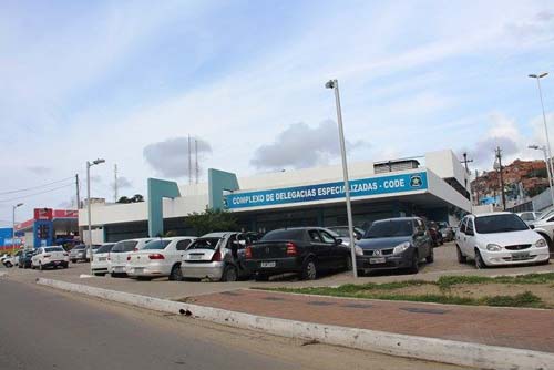 Suspeitos de praticar roubos a farmácias e motoristas de aplicativos são presos