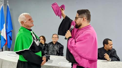 Treze alunos concluem com sucesso os cursos de Zootecnia e Ciências Biológicas da Uneal Campus II, comemorando mais uma conquista educacional.