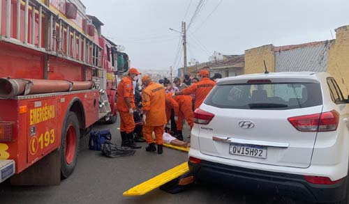 Colisão envolvendo duas motocicletas deixa condutores feridos na BR-101 em Messias 