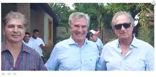 Collor faz a pazes com Mano após 30 anos. Elle tem andado como nunca