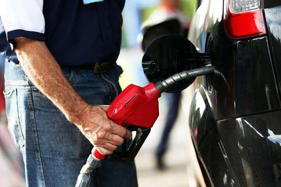 Preço médio da gasolina e do álcool caem no final de julho