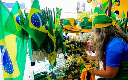 Comércio de Maceió se veste de verde e amarelo para a Copa do Mundo