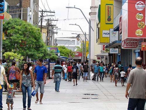 Comércio adota horário especial no final de ano; programe-se