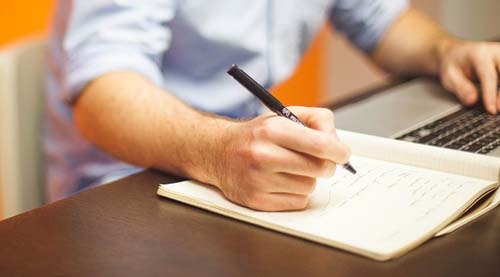 Concursos: 13 seleções abrem inscrições nesta semana para preencher mais de 1,4 mil vagas