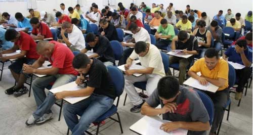 Salários de até R$ 17 mil: concursos da semana têm quase 8 mil vagas