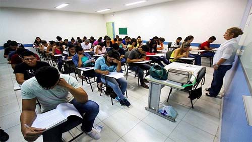 Para nomear em 2024, prefeituras e câmaras precisam fazer concursos e seleções até junho