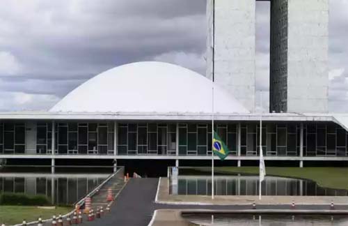 Funcionalismo: Congresso se articula para derrubar congelamento de salários