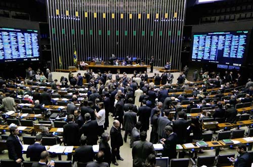 Congresso pode votar vetos e Orçamento nesta terça