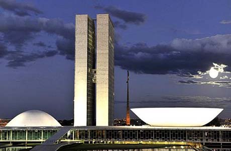 Com Congresso parado, deputados gastam R$ 1,5 mi em combustível