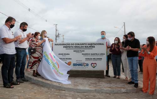 Governo de Alagoas entrega unidades habitacionais em Senador Rui Palmeira