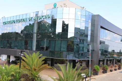 CFM se posiciona sobre estado de saúde de Bolsonaro e inicia investigação de denúncias recebidas