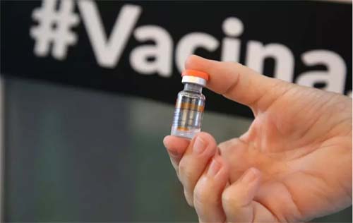 Bula indica que Coronavac é contraindicada para poucas pessoas; saiba quais são