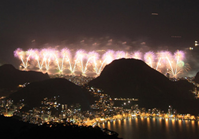 Copacabana recebe 2013 em grande estilo 