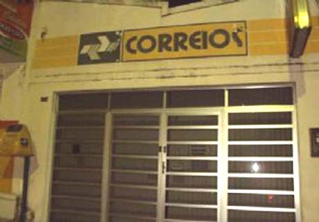 Trio leva dinheiro de agência e clientes dos Correios em Coqueiro Seco