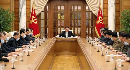 Coreia do Norte fala em seis mortes e milhares de infecções por Covid