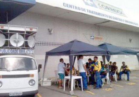Funcionários dos Correios cruzam os braços e deixam de entregar 250 mil cartas