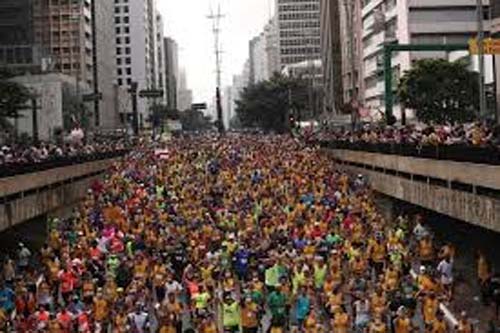 Maratona de Réveillon em São Paulo Celebra Centésimo Evento com Recorde de Participantes