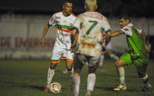 Coruripe vira no segundo tempo e abre vantagem na final contra o Zumbi: 2 a 1