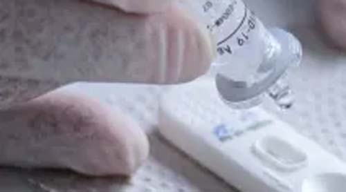 Afastamento de trabalhador por Covid cai para 10 dias