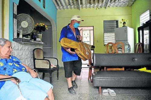 Covid-19: coquetel freia a infecção dentro de casa; eficácia chega a 81%