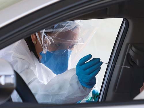 Mais mortes, coinfecção e novas variantes: o combo de desafios da pandemia no Brasil