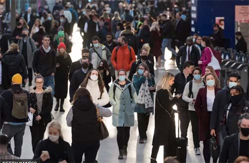 Inglaterra prepara fim de restrições contra pandemia e plano para 'conviver com covid'