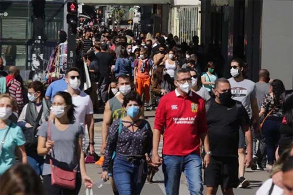 Covid matou quase 15 milhões de pessoas em todo o mundo, diz OMS