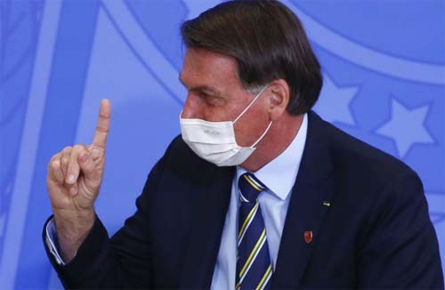 Jair Bolsonaro anuncia que testou positivo para o novo coronavírus