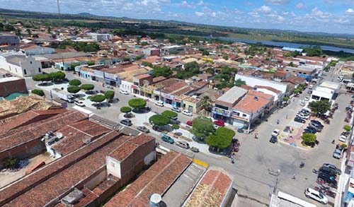 Homem morre de choque ao tentar carregar celularf em Crasibas