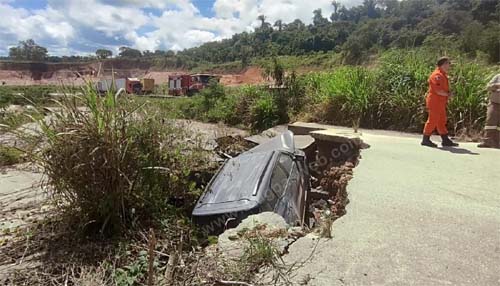 Motorista cai em cratera na BR-101 após ser ‘enganado’ por GPS, em São Miguel dos Campos