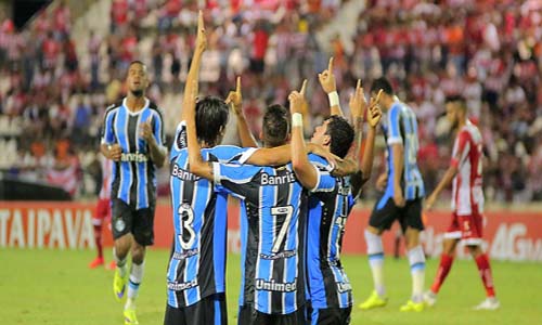 Ataque desencanta, Grêmio despacha o CRB e avança na Copa do Brasil