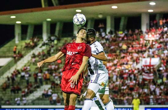 CRB bate a Ponte Preta por 2 a 0 no Rei Pelé