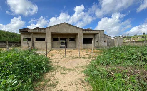Creche de um mihão e 80 mil reais está com obra parada a 3 anos em São José da Laje