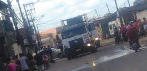 Criança morre esmagada por caminhão no Benedito Bentes