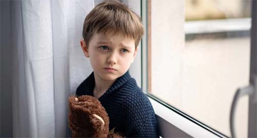 Os efeitos do confinamento na saúde mental de crianças e adolescentes