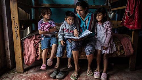 As crianças que esqueceram como ler e escrever durante a pandemia