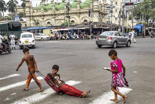 Polícia indiana desmantela anel interestadual de rapto de crianças para venda a casais sem filhos