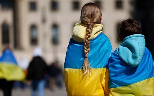 Rússia transfere jovens ucranianos sequestrados para instalações na Coreia do Norte, alertam ONGs