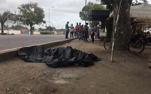 O motorista e o material apreendido foram conduzidos à Delegacia de Polícia Judiciária, onde a ocorrência foi registrada.