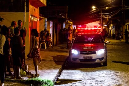 Bandidos invadem casa e matam mulher com tiro na cabeça em bairro de Maceió