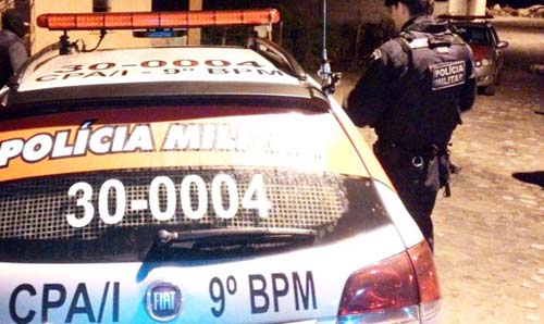 Após discussão, homem é morto a tesouradas pelo amigo