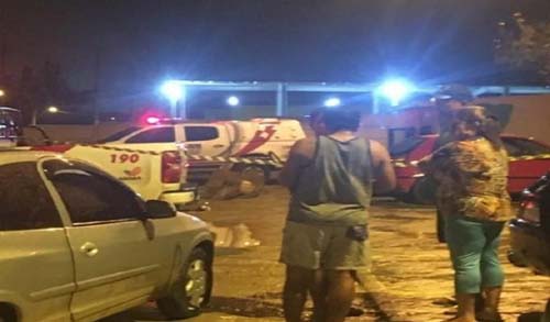 Homens são assassinados a tiros dentro dee carro na parte alta de Maceió