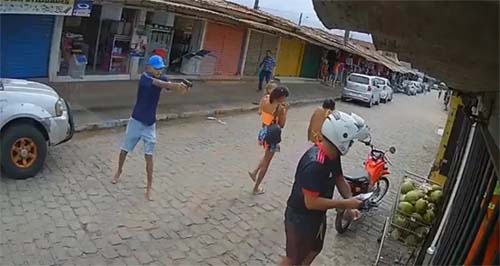 Homem é executado enquanto comprava água de coco no Jacintinho